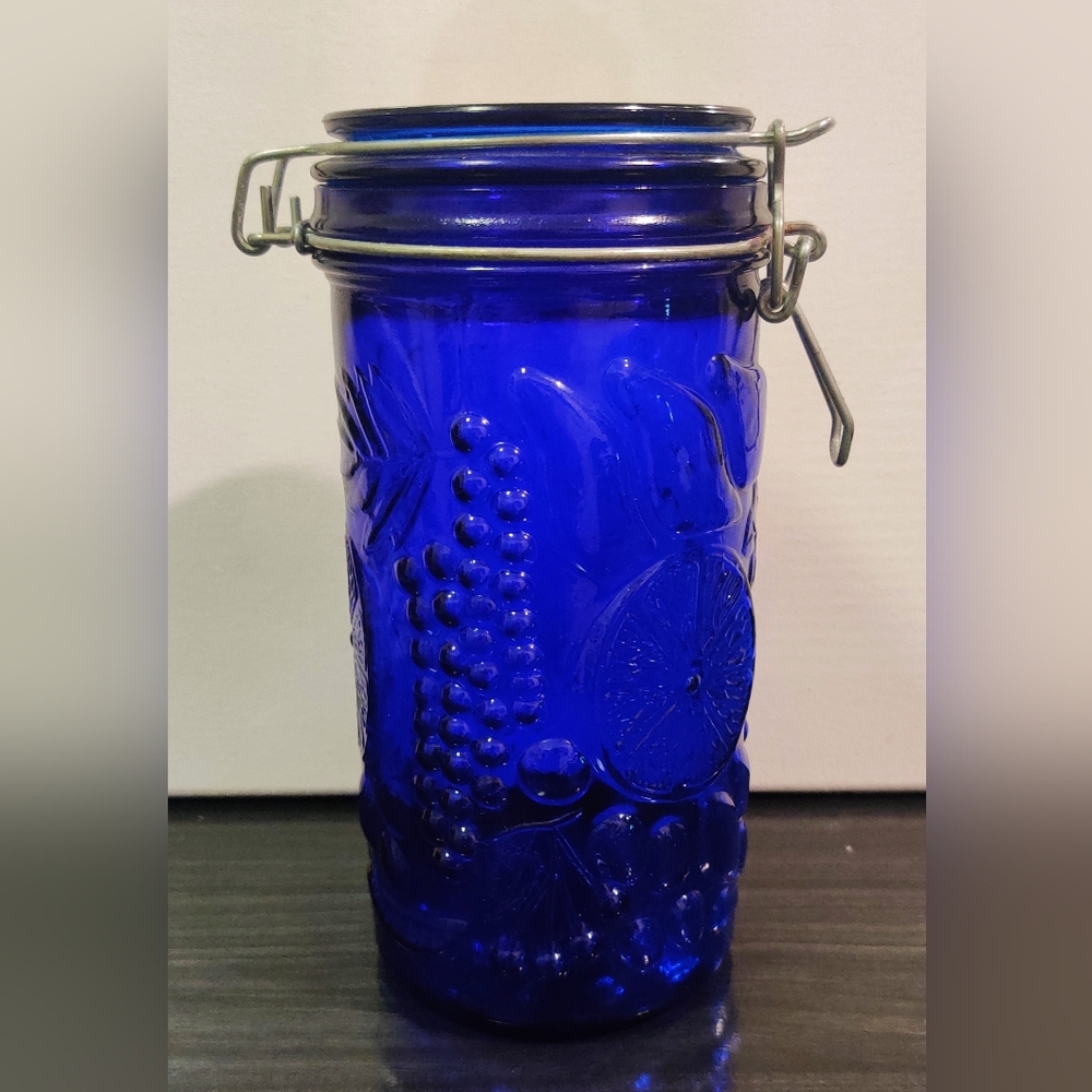 NEIMAN MARCUS COBALT BLUE CANISTER WITH LOCKED LID 7 INCHES TALL HOLDS 30 OZS